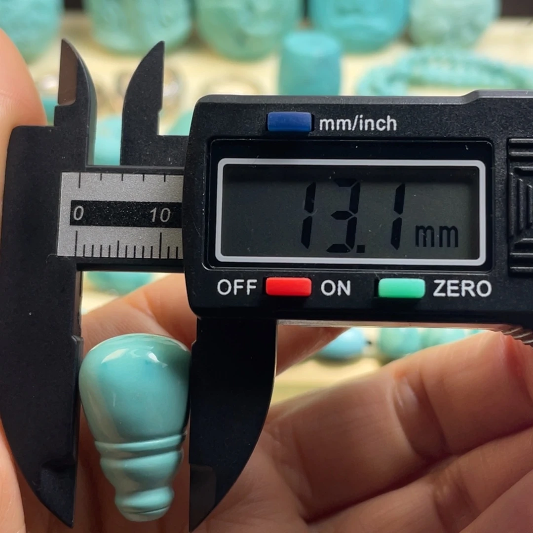 绿松石未镶嵌颈饰