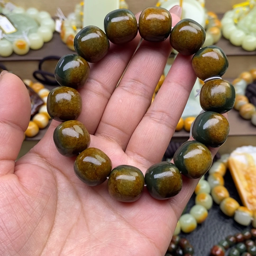 透闪石质玉未镶嵌手串