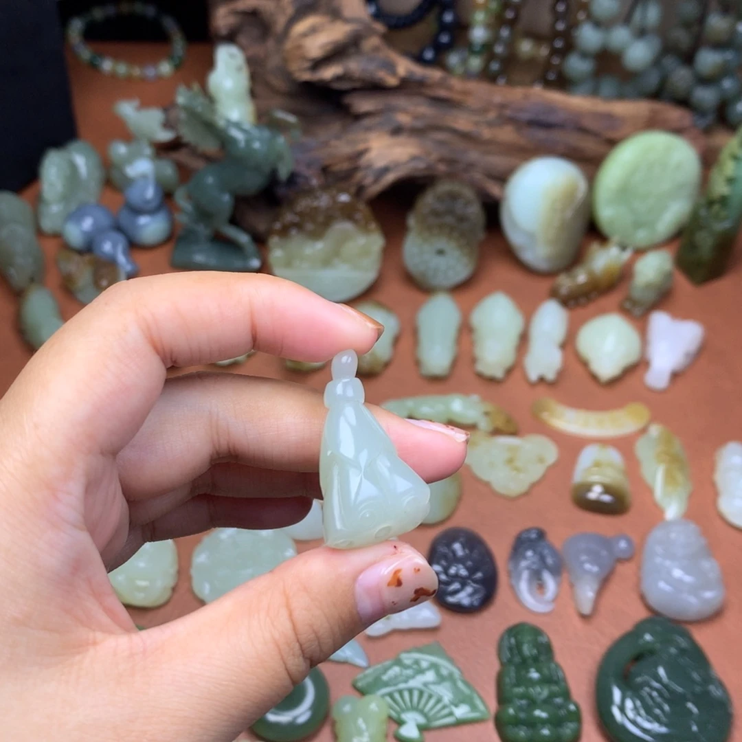 和田玉未镶嵌挂件