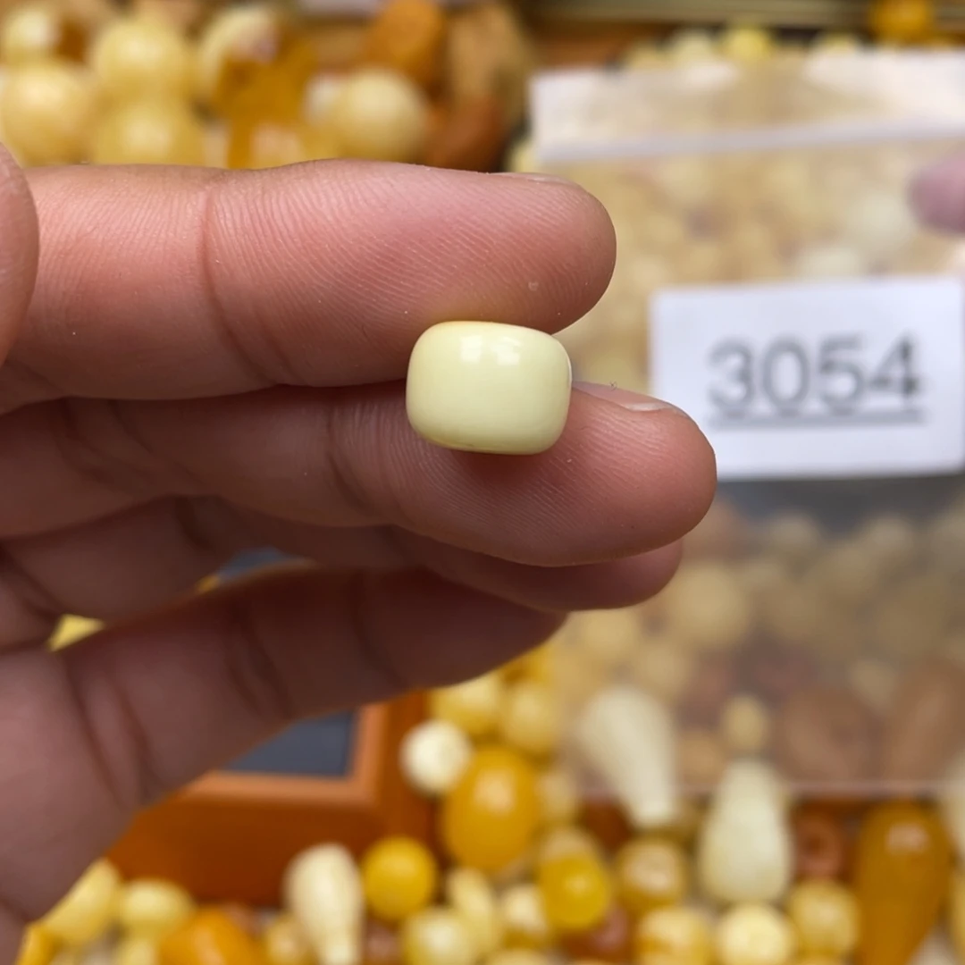 琥珀珠宝奇石未镶嵌10.7m