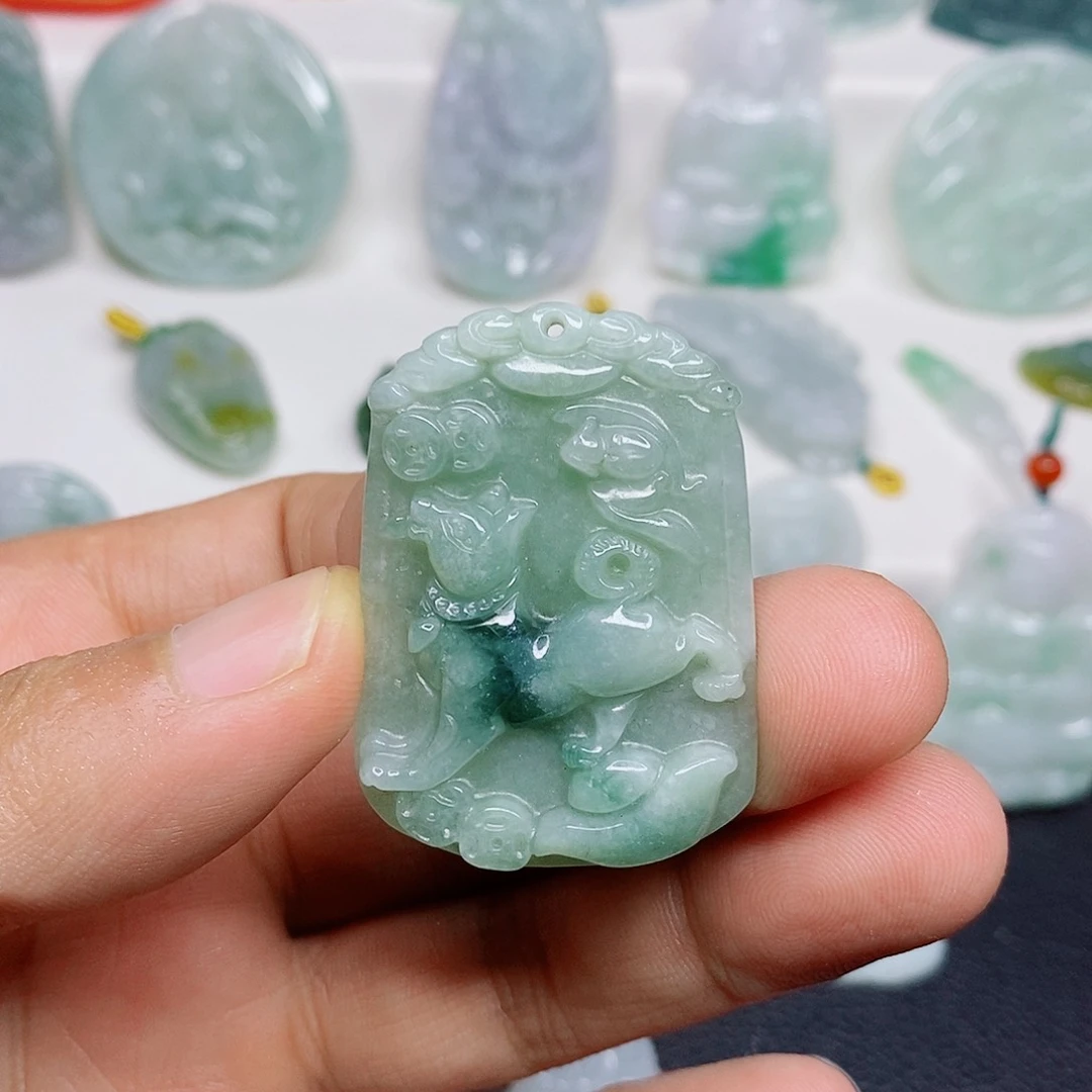 翡翠未镶嵌颈饰吊坠