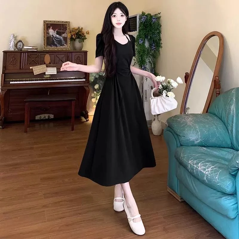 夏季法式大码短袖连衣裙韩版收腰显瘦赫本风挂脖中长款时髦小黑裙