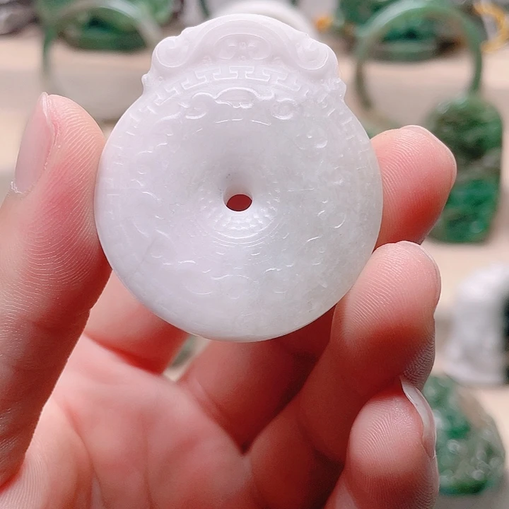 独山玉未镶嵌颈饰