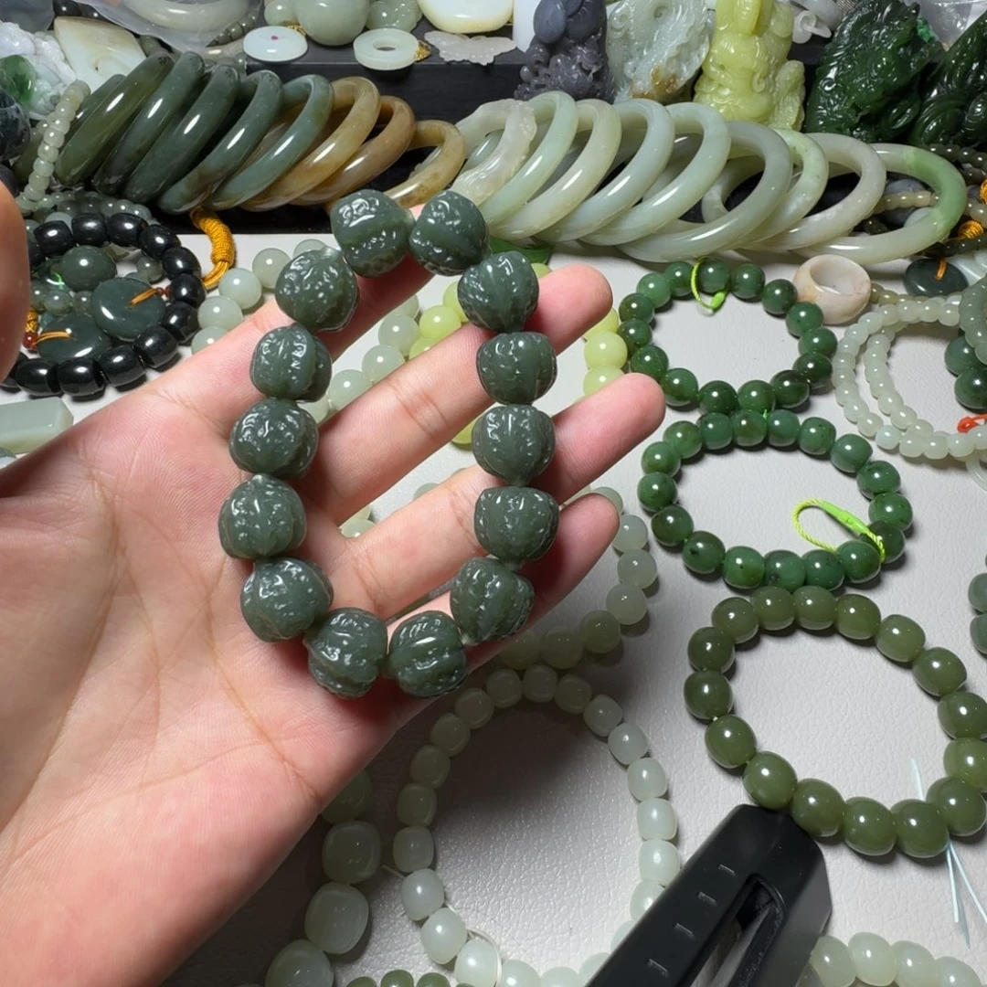 和田玉未镶嵌手串