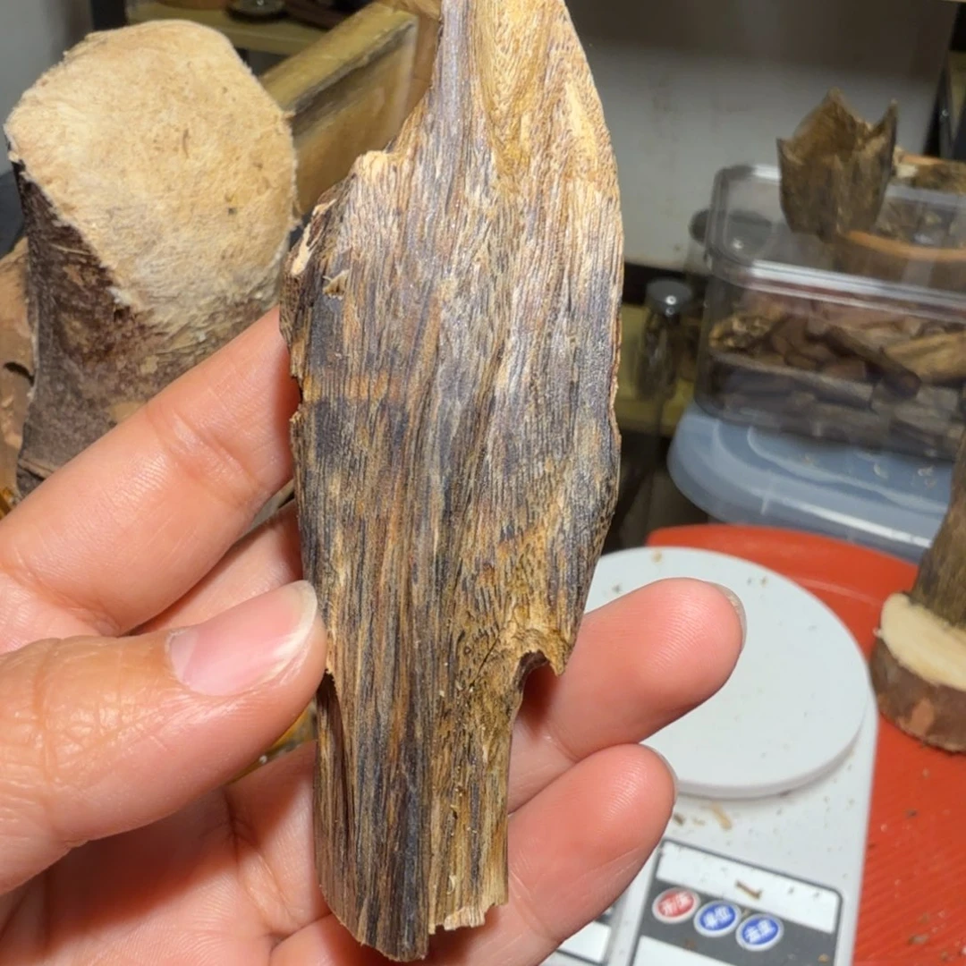 用***4白奇沉香块料沉香34k