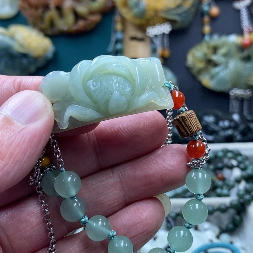 【闪购商品】蛇纹石玉未镶嵌手牌