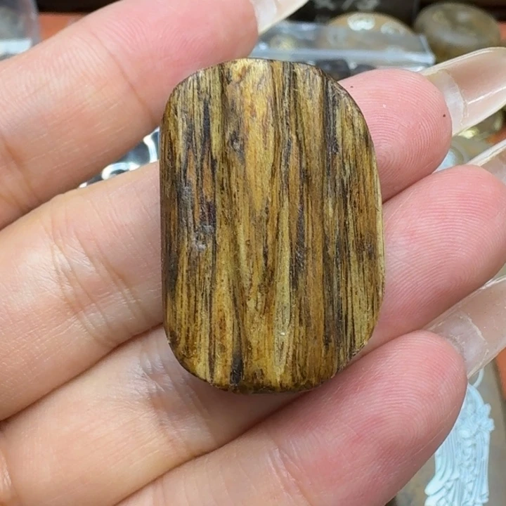 大叶紫檀（黑酸枝木类）