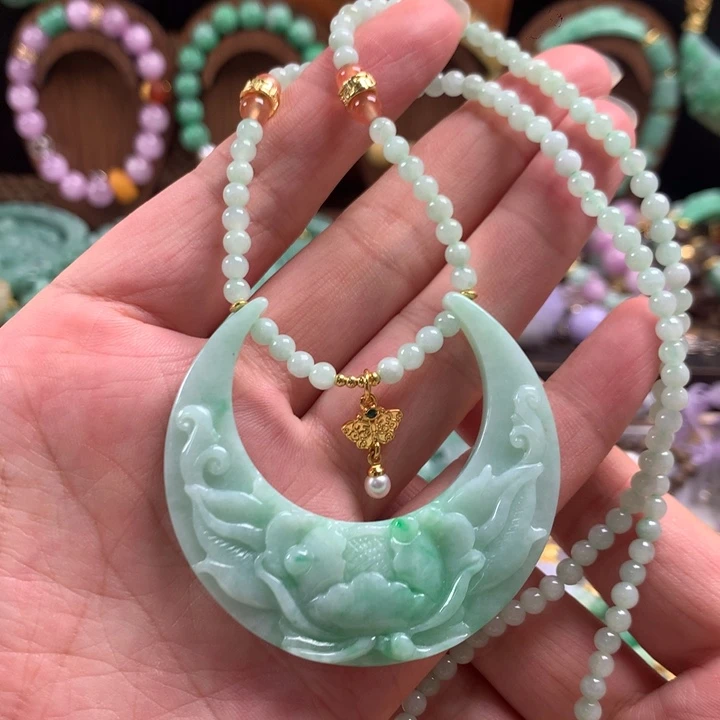 翡翠未镶嵌颈饰吊坠