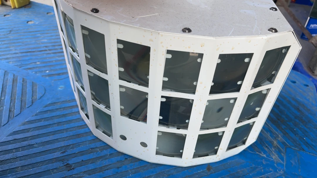 大蝴蝶加激光图案氛围灯，成色好，正常送电源线德邦到付，不包邮