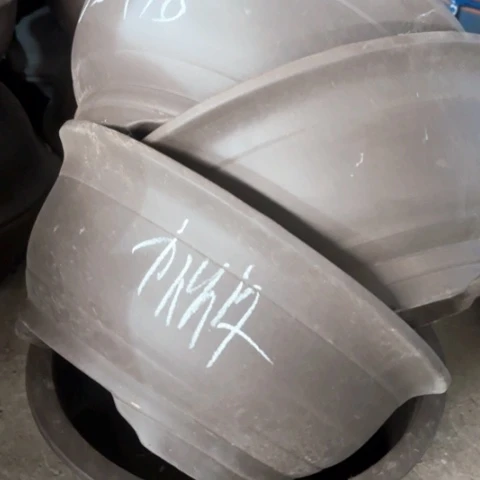 100-4。      微瑕