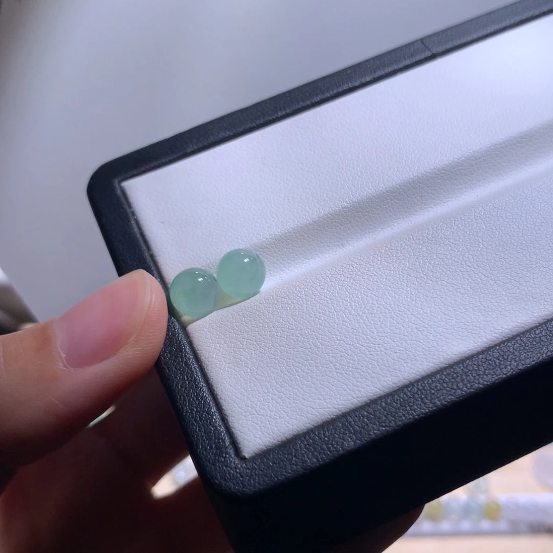 翡翠散珠甜绿色卡6.9～7选其一