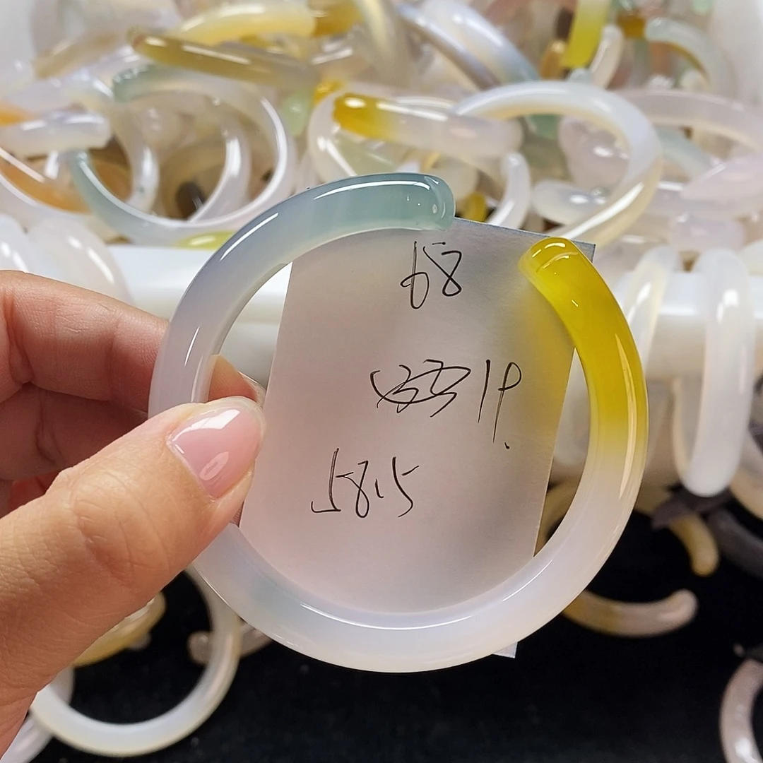 手镯玛瑙/玉髓未镶嵌68