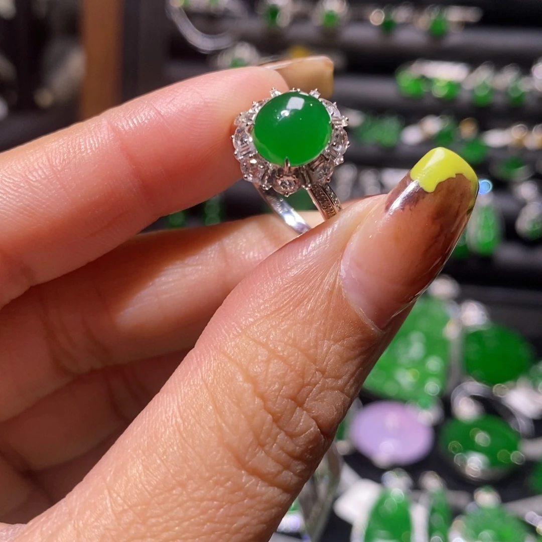 翡翠戒指18K金镶嵌蛋面戒指