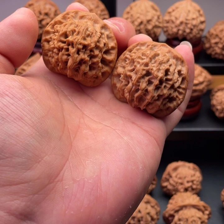 文玩核桃吊坠40尺寸