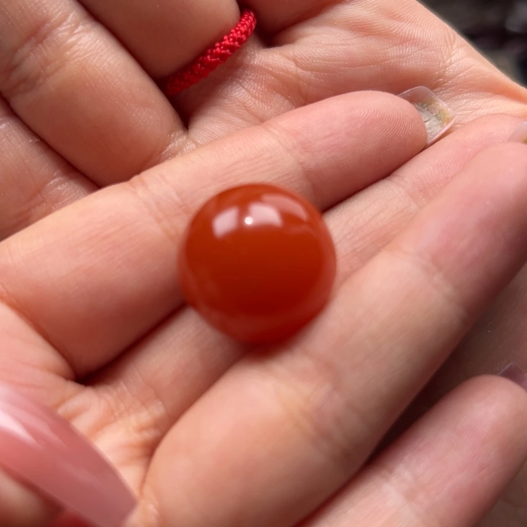 南红玛瑙圆珠未镶嵌?**哥