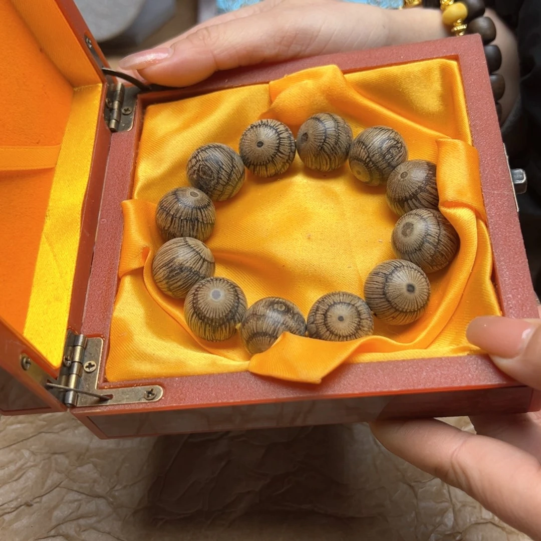 大叶紫檀（黑酸枝木类）