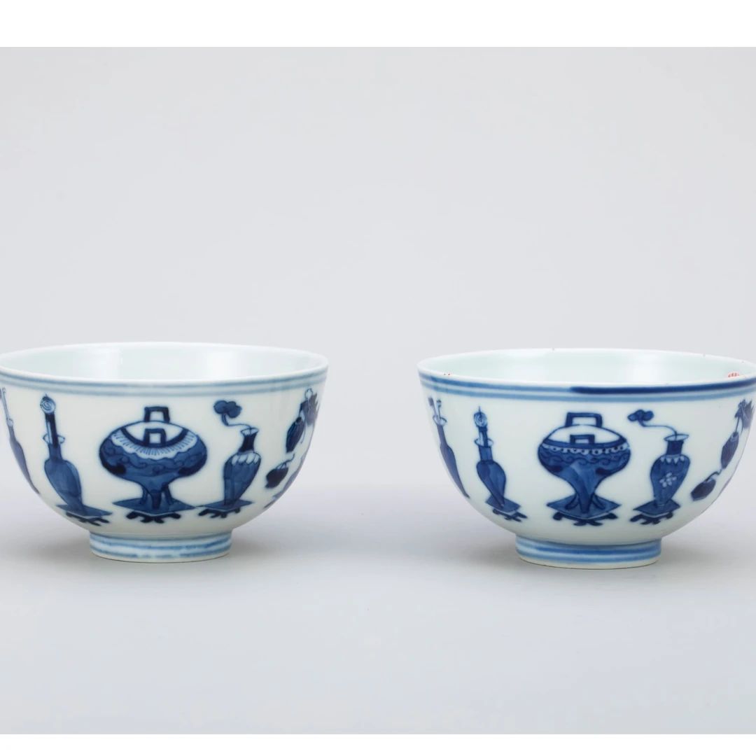 【拍卖】2、青花博古清供图碗（一对）