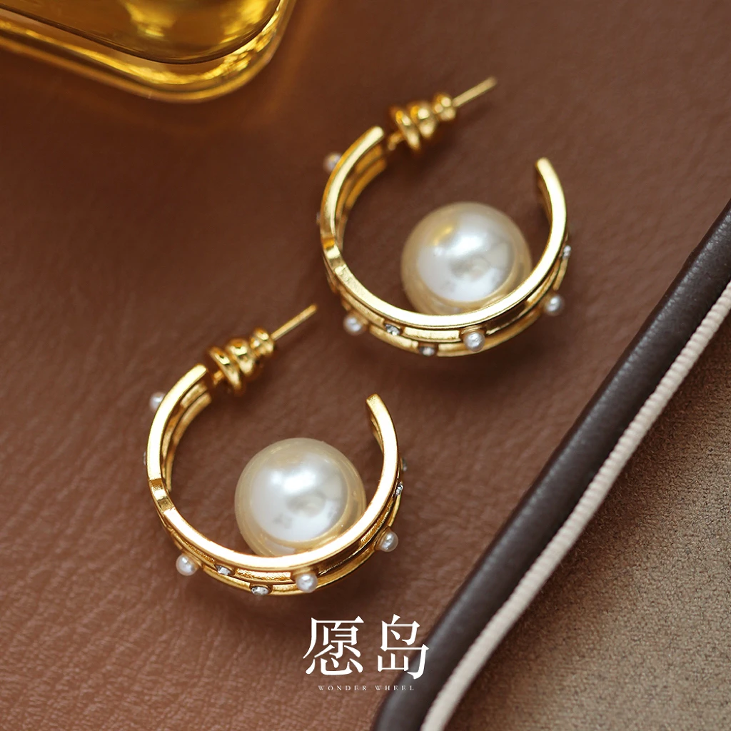 愿岛 黄铜仿珍珠耳饰 法式气质时尚设计金属仿珍珠C形耳钉EH2327