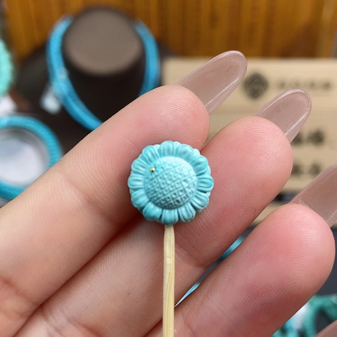 绿松石雕刻未镶嵌