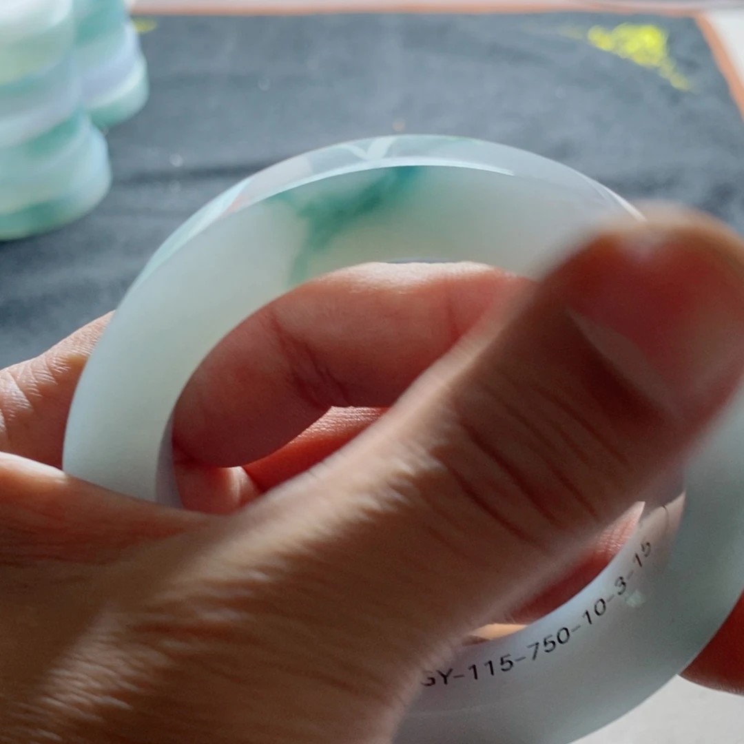 何***战定制翡翠未镶嵌不退不换