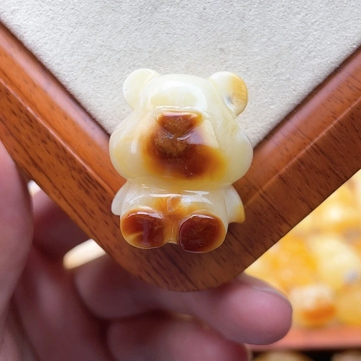 琥珀裸石未镶嵌蜜蜡