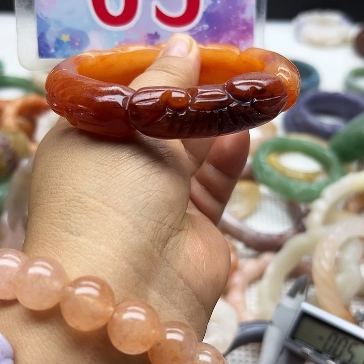 未镶嵌手镯石英岩玉