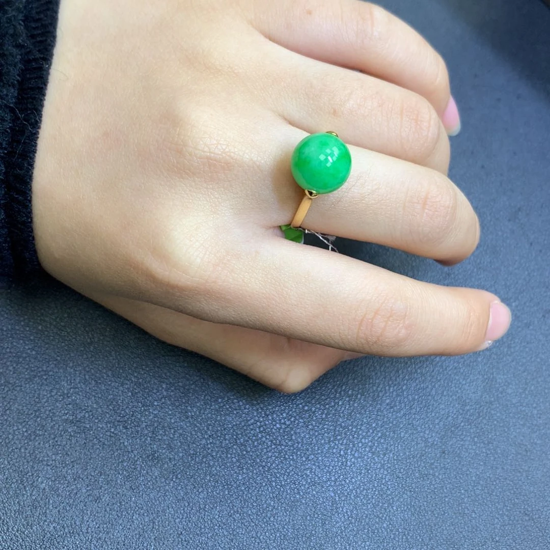 翡翠颈饰18K金镶嵌翡翠