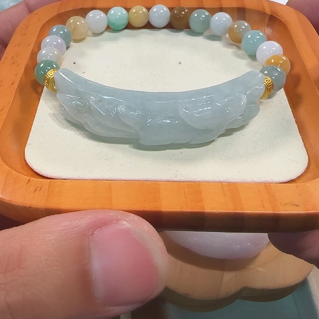 翡翠未镶嵌颈饰九尾