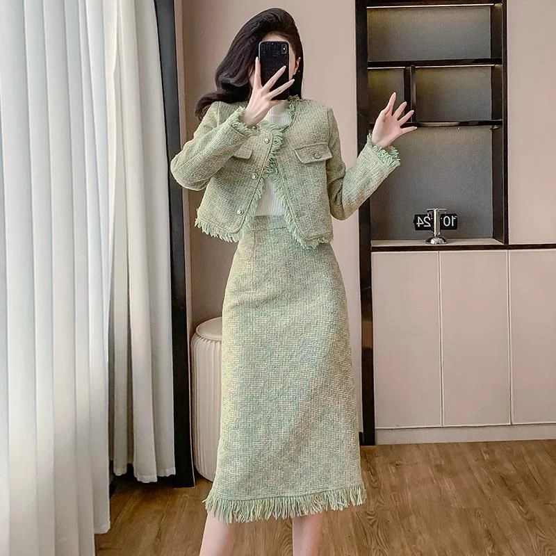 富女儿2025秋冬女装套装新款小香夹克半裙两件套mm