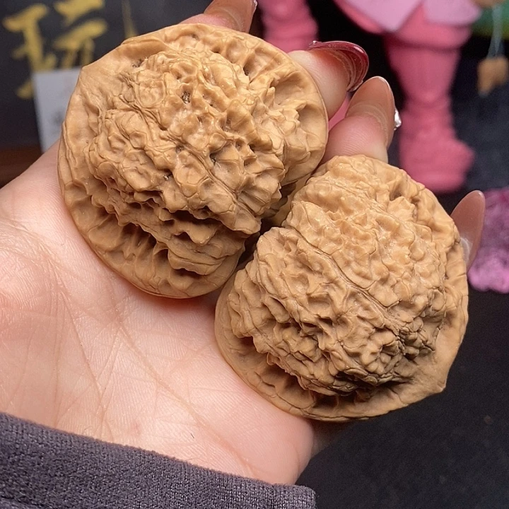 文玩核桃吊坠麒麟纹50尺