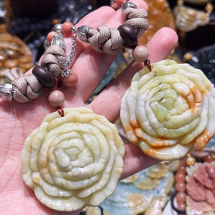 岫玉未镶嵌毛衣链
