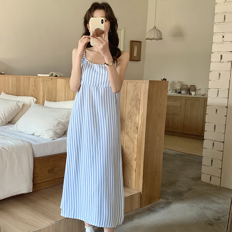 夏季韩系吊带睡裙女士性感带胸垫2025新款甜美蓝色条纹家居服睡衣