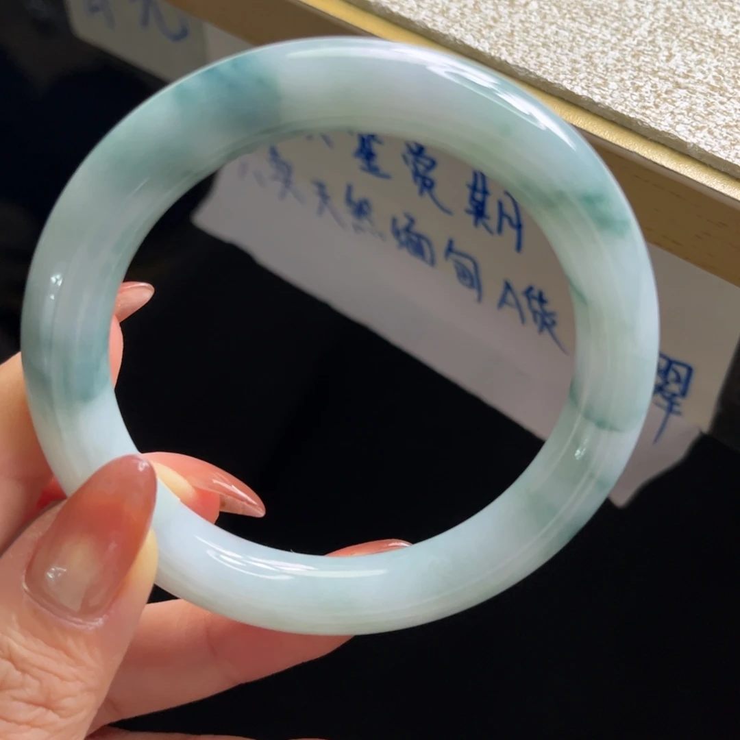 翡翠未镶嵌手镯手镯