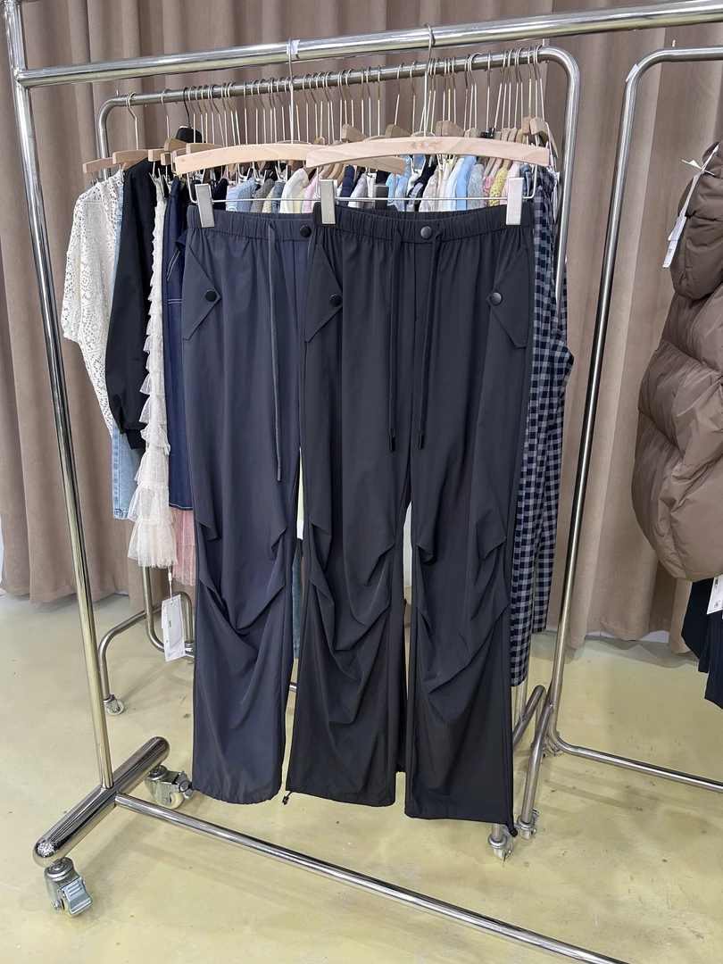 Q1620夏季美式运动显瘦工装裤阔腿设计感高腰显瘦透气伞兵裤