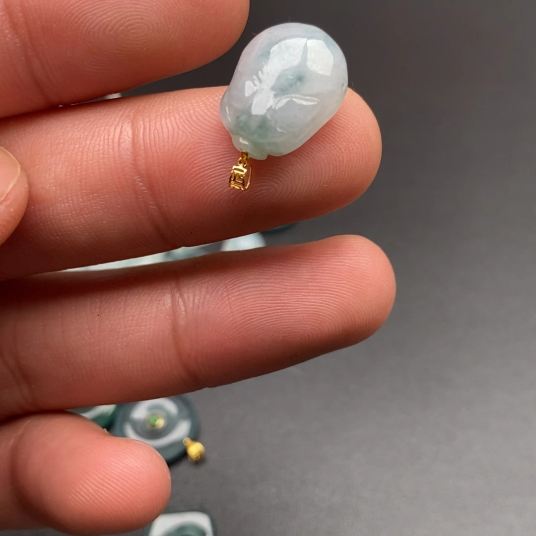 颈饰18K金镶嵌翡翠