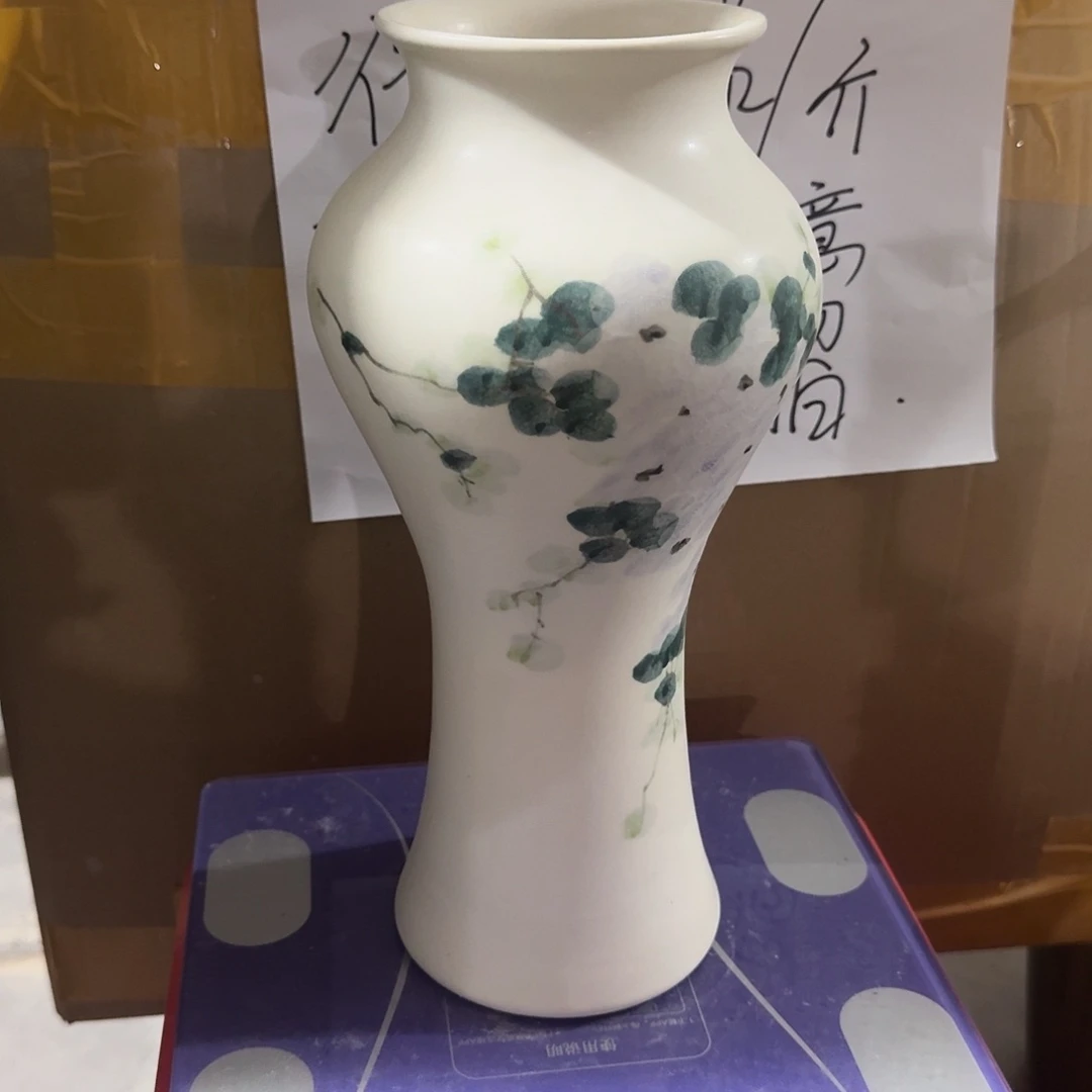 景德镇陶瓷花瓶微瑕