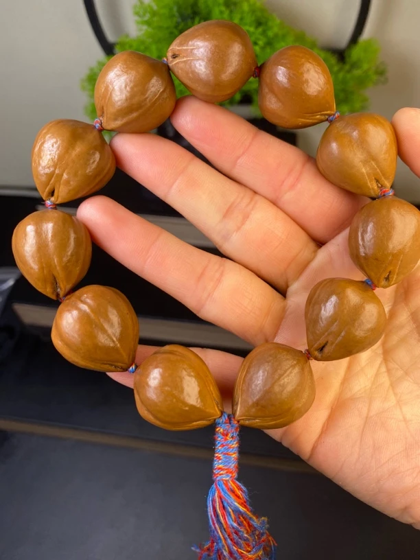 橄榄核雕2.2黑金刚梅林铁