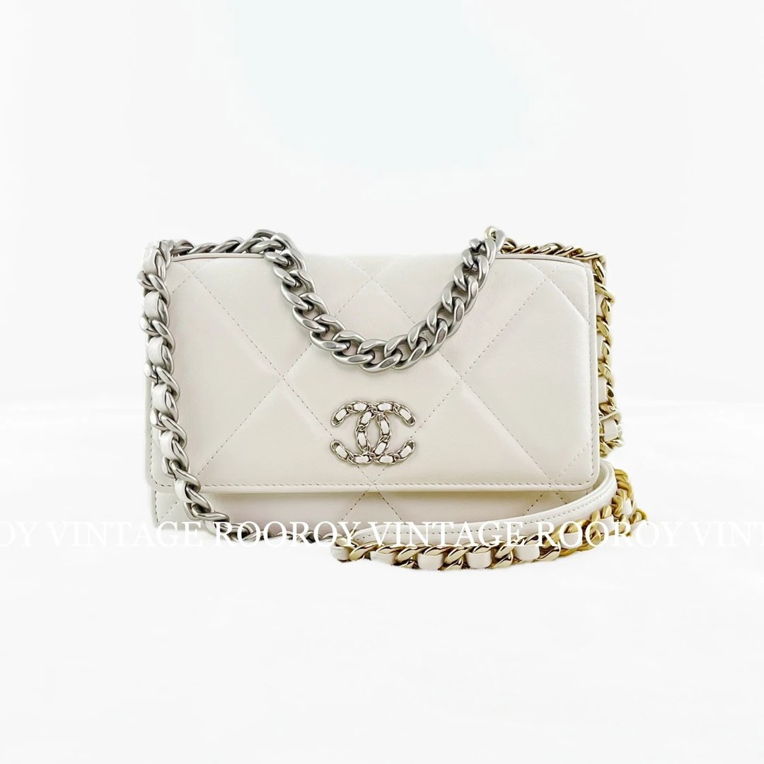 99新 Chanel/香奈儿 19Bag WOC 白色 银扣链条包 芯片/7364