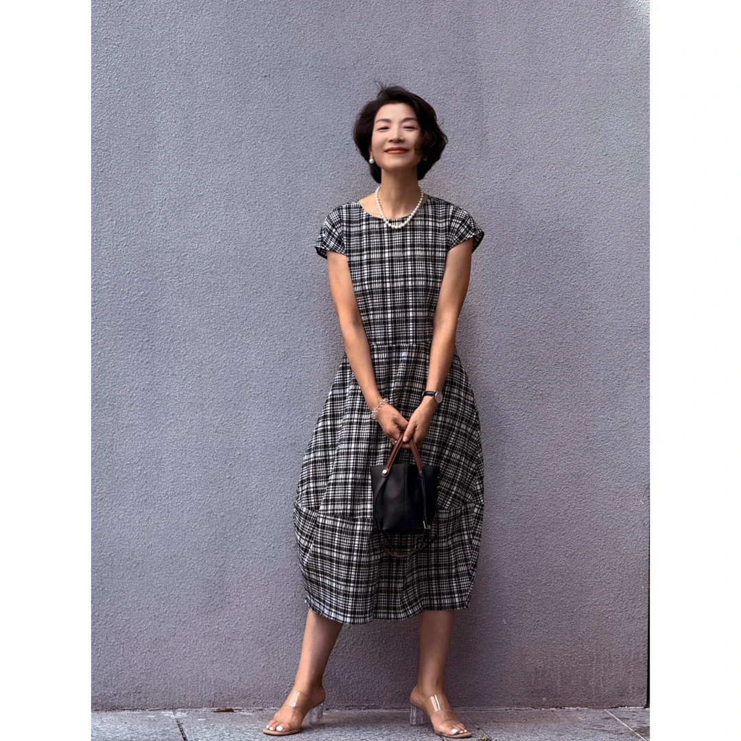 如是花开「雾岛格纹」黑白格宽松挺阔坎肩花苞连衣裙1688-353-8607
