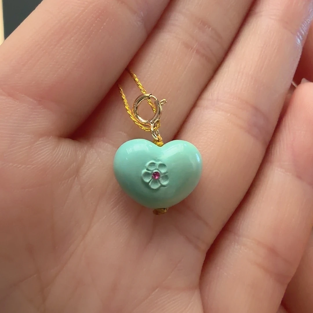 绿松石未镶嵌颈饰