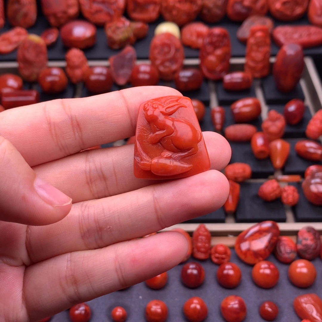 南红玛瑙未镶嵌南红生肖兔吊坠24.5mm