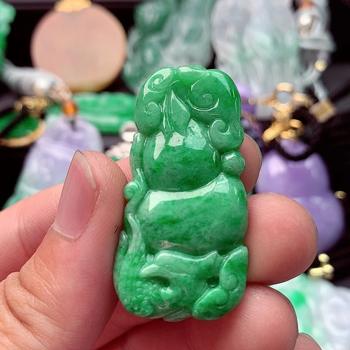 吊坠(不含链)未镶嵌翡翠