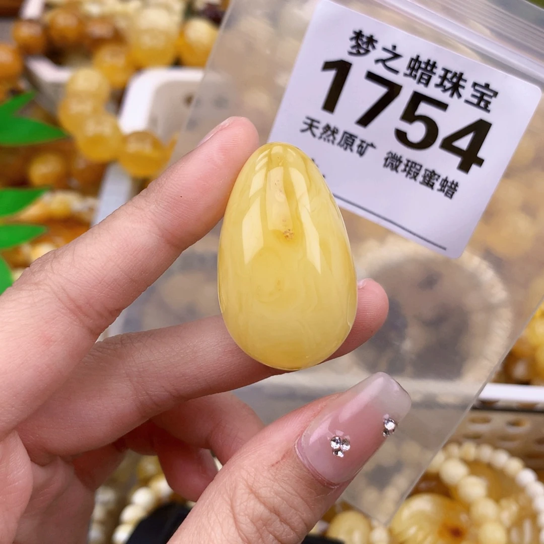 未镶嵌琥珀珠宝奇石