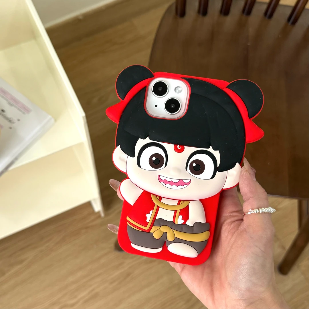 (苹果)可爱卡通魔童创意适用iPhone16女款15pro立体软硅胶手机壳