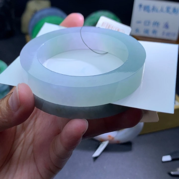 定制翡翠未镶嵌翡翠手镯