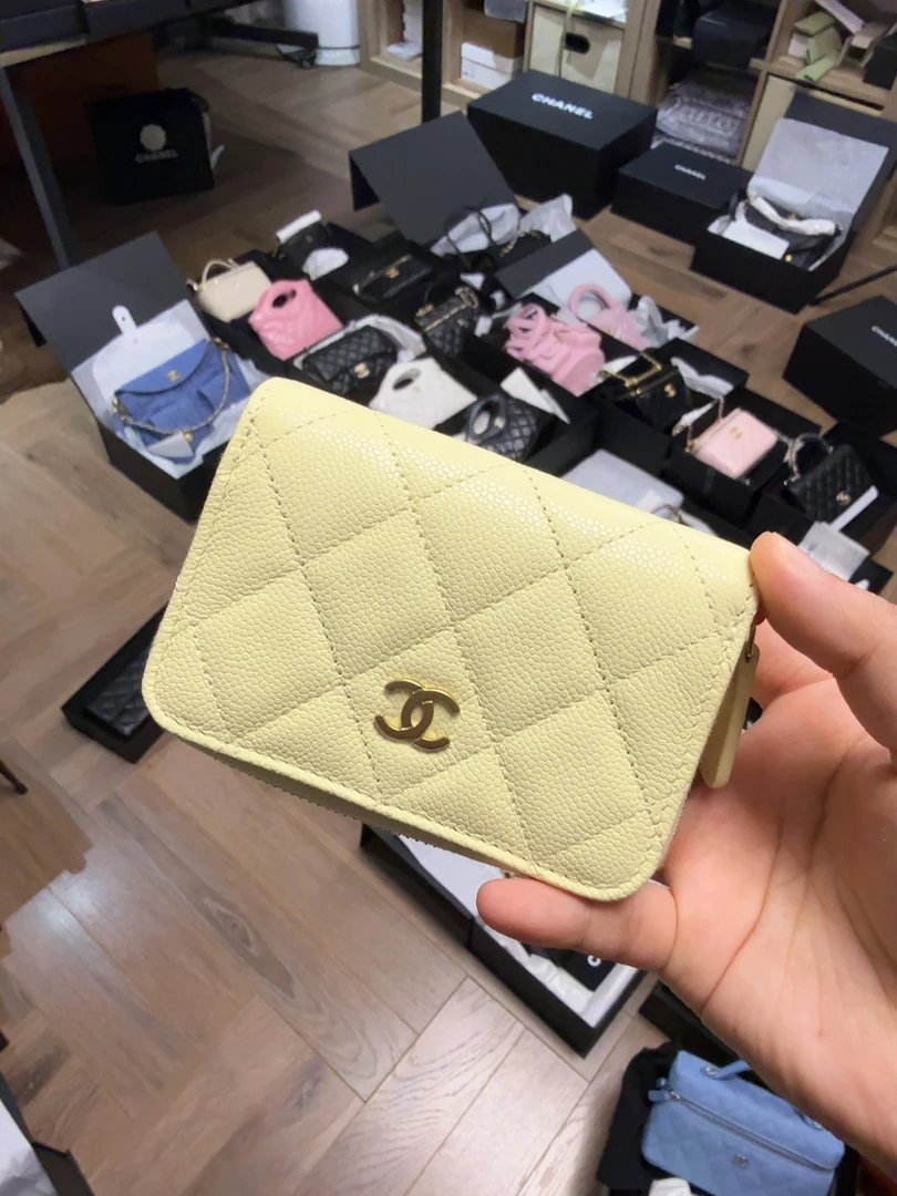 未使用 Chanel/香奈儿 澳海贝/25s小鸡黄拉链卡包
