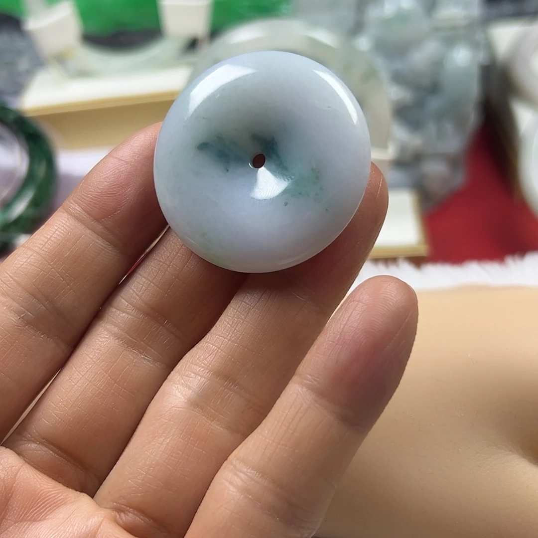 颈饰未镶嵌翡翠平安扣