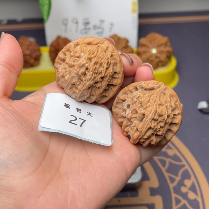 文玩核桃把件白狮子42/27