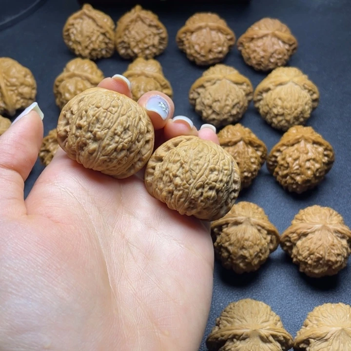 文玩核桃吊坠39绣球