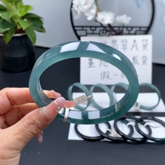 未镶嵌手镯翡翠75尺寸